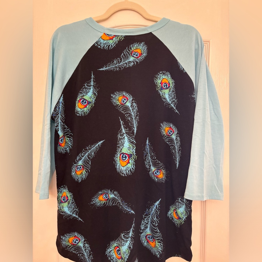 Lularoe feather Randy. - Picture 3 of 3